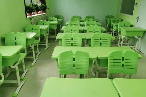 中小学生升降式课桌椅